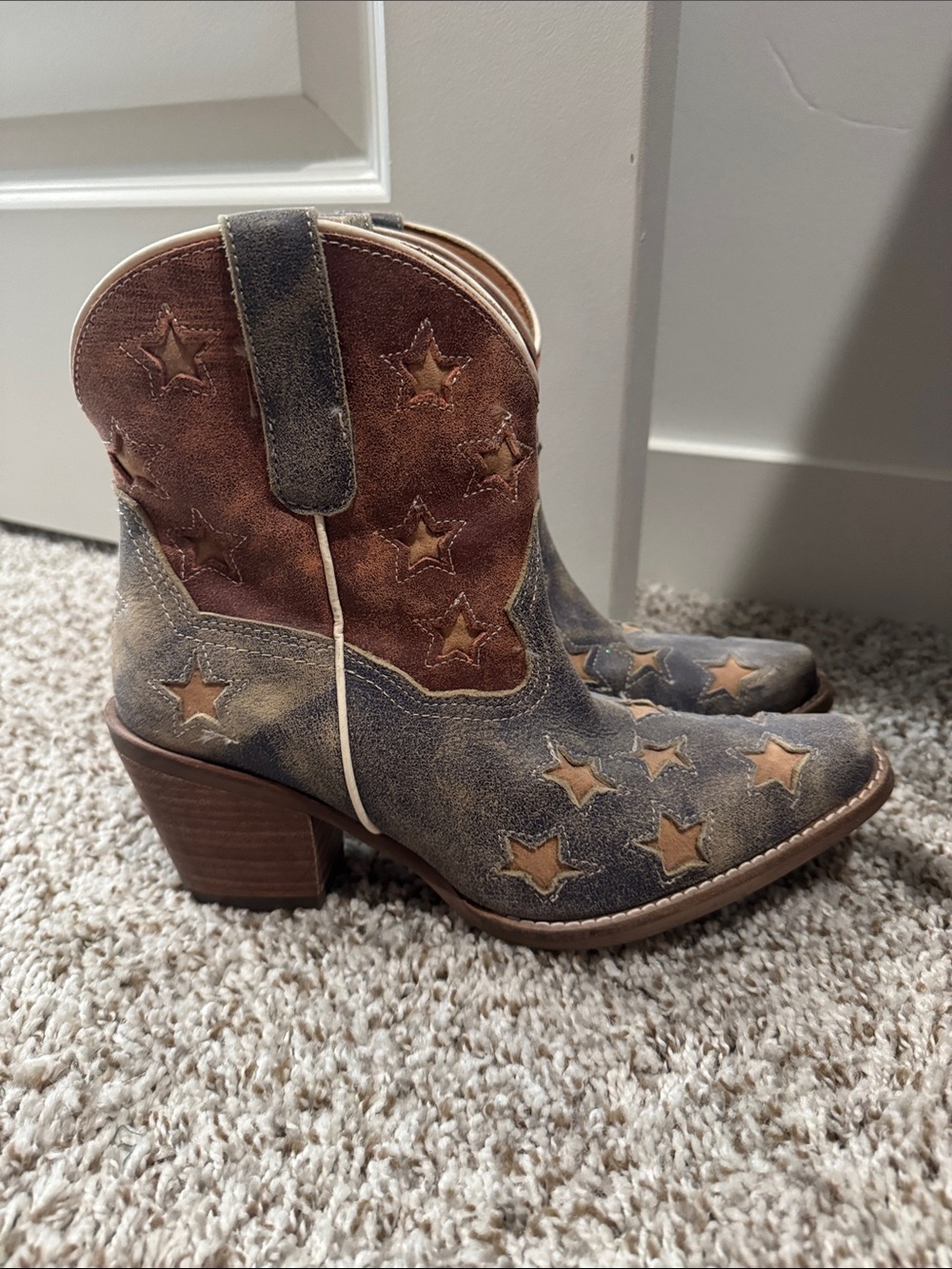 Star-Embellished Two-Tone Suede Ankle Booties - Brown/Tan